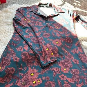 Beautiful dress never worn. Colors are stunning.